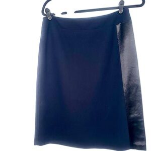 Gap Navy Blue Satin trimmed skirt Size 8. NWT